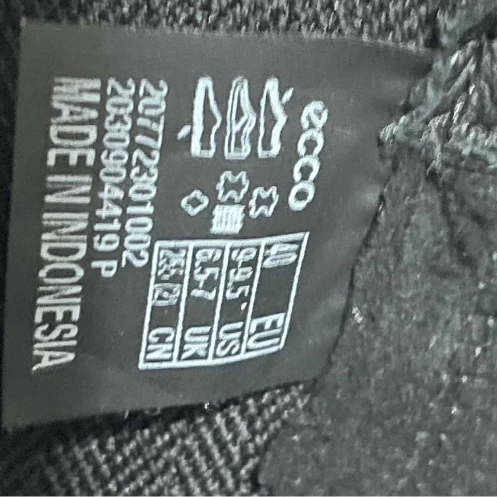 Ecco White and Black Ankle Boots - Picture 14 of 15